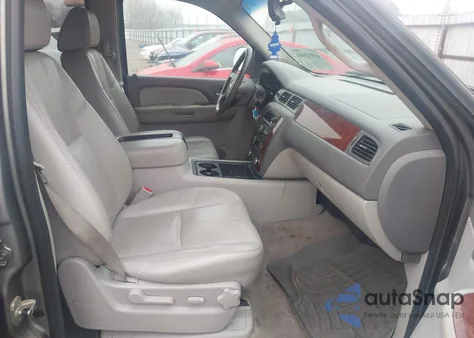 2009 Chevrolet Suburban 1500 Lt2 z USA, uszkodzony, nr VIN 1GNFK26389R161441